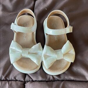 Cat & Jack Cream Bow Sandals